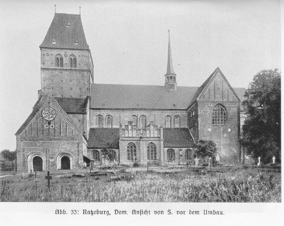 Abb. 33: Ratzeburg, Dom. Ansicht von S. vor dem Umbau.