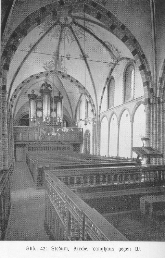 Abb. 42: Stedum, Kirche. Langhaus gegen W.