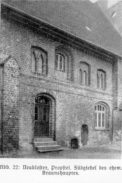 Abb. 22: Neukloster, Probstei. Südgiebel des ehem. Braunshauptes.
